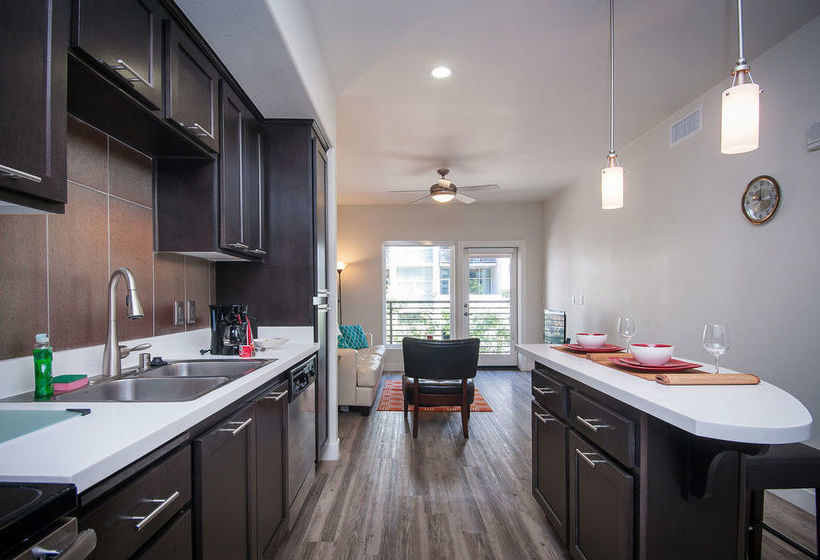 Sunshine Suites At East Village