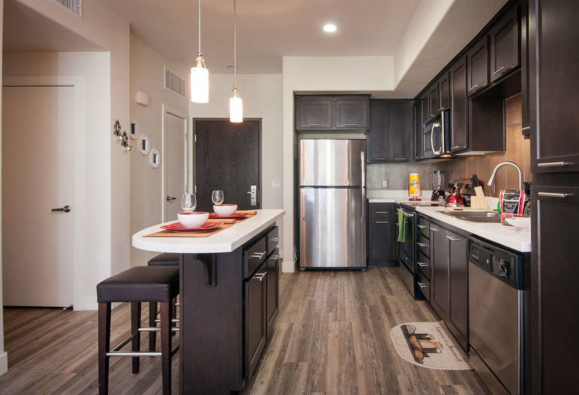 Sunshine Suites At East Village