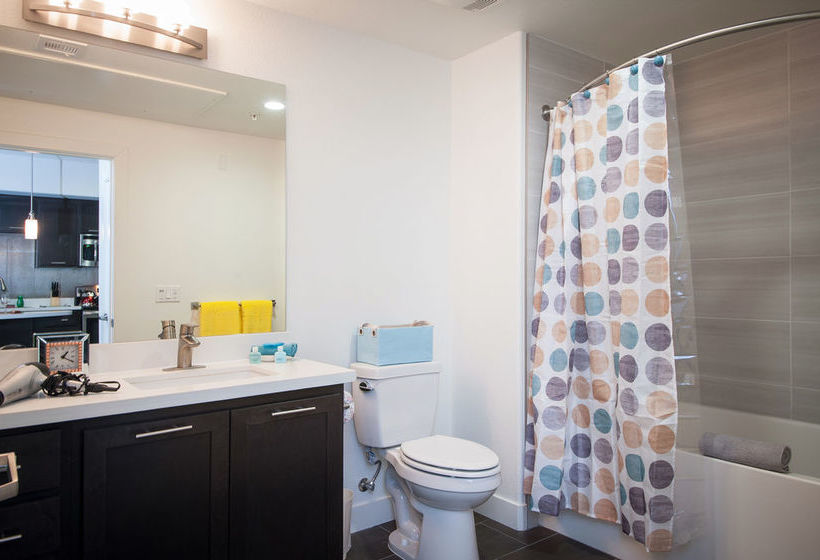 Sunshine Suites At East Village