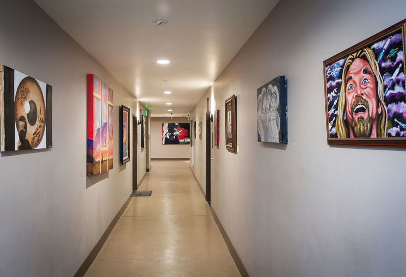 Sunshine Suites At East Village