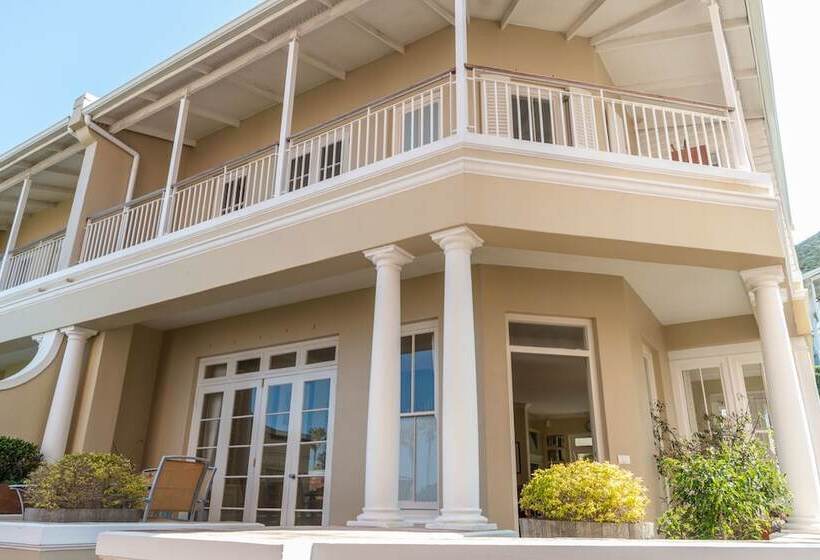 The Majestic Apartment