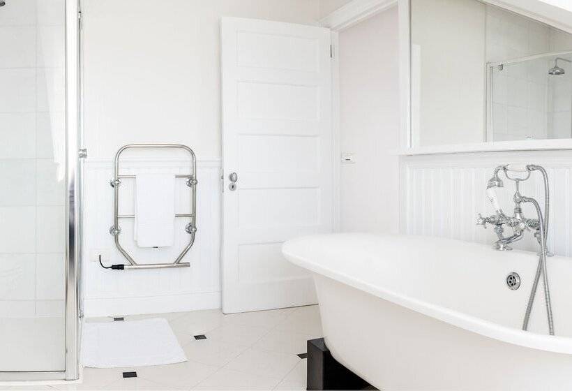 The Majestic Apartment