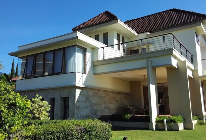 Villa Sophia Cimacan Puncak