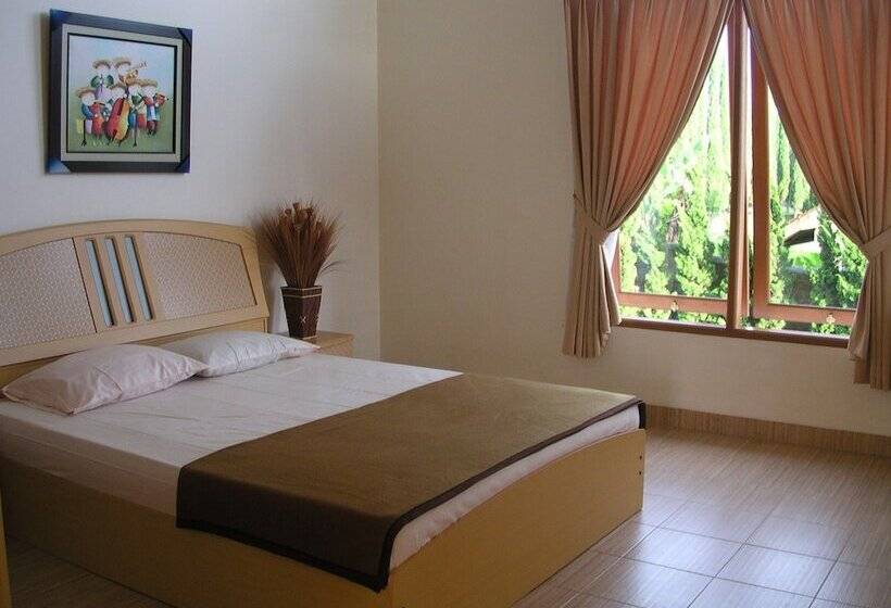 Villa Sophia Cimacan Puncak