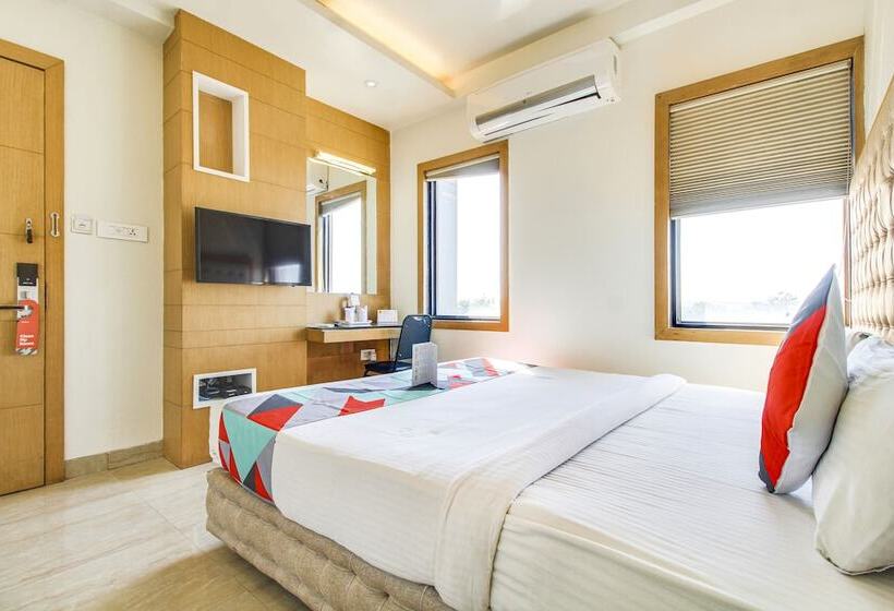 Fabhotel Naman Palace