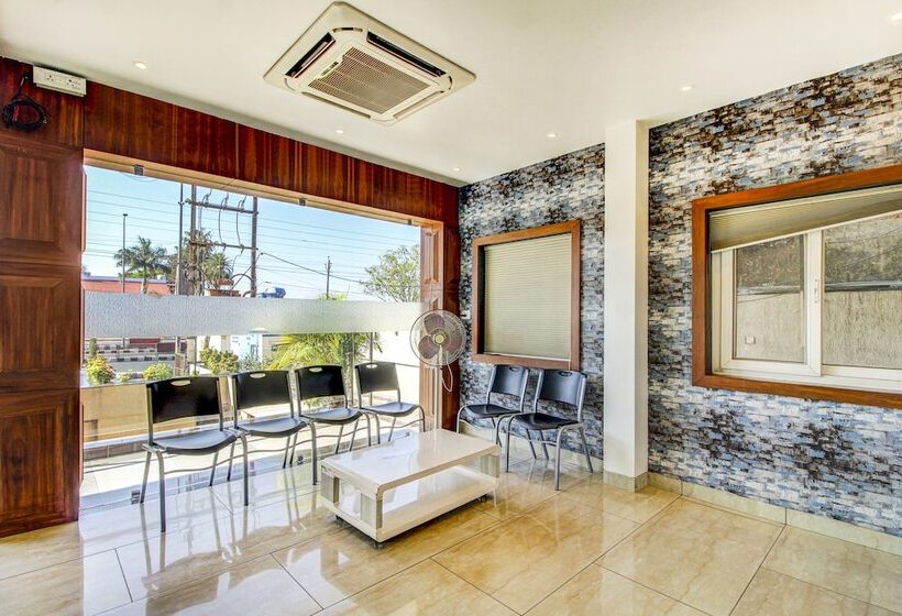 Fabhotel Naman Palace