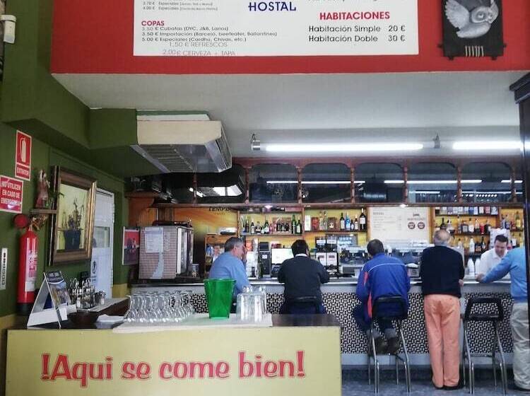 ユースホステル 24h Hostal Antequera