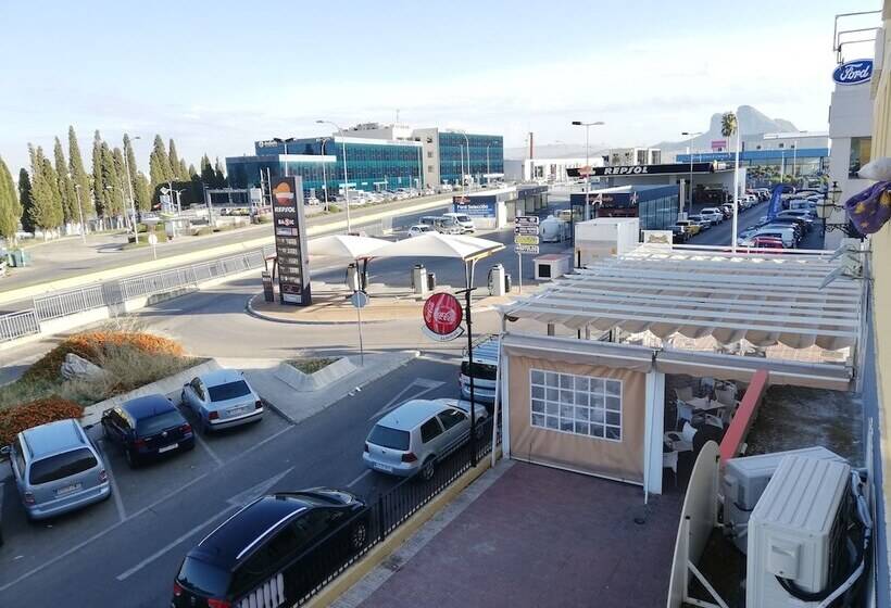 ユースホステル 24h Hostal Antequera