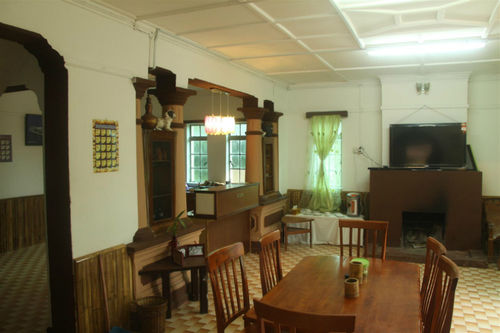 De  Native Guest House  Hostel