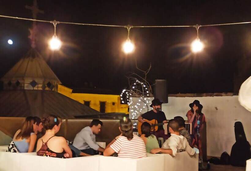 Hostel Café Frenteabastos