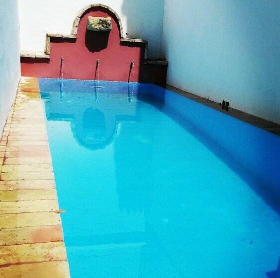 Hostel Café Frenteabastos