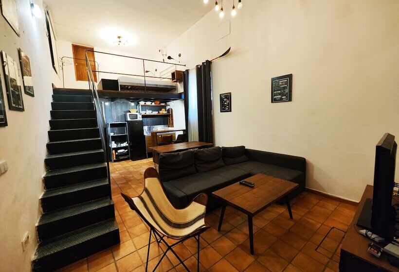 Hostel Café Frenteabastos