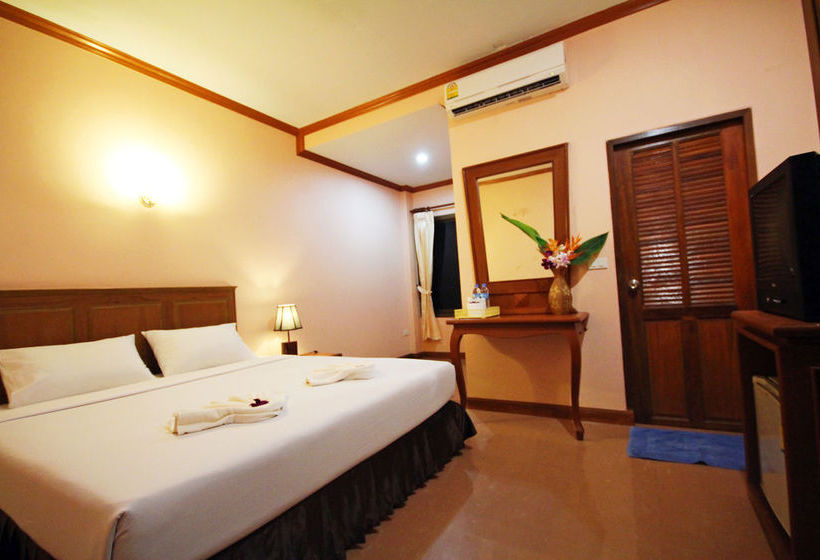 Lanta Sabai Hotel & Bungalows   Hostel