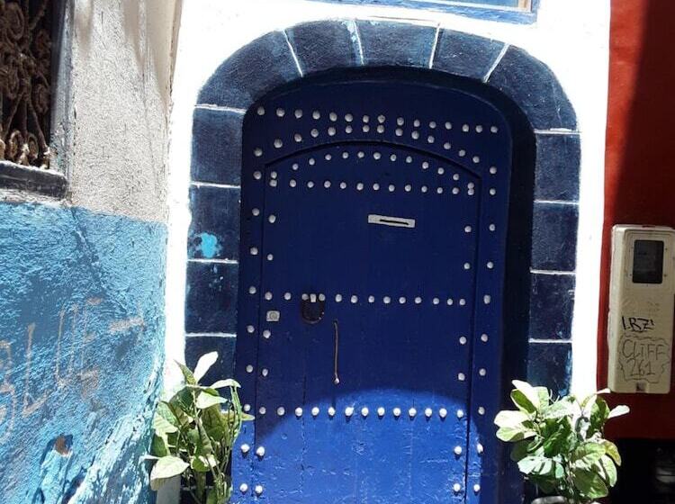 ユースホステル White And Blue