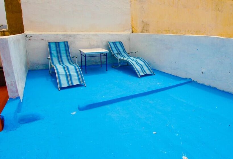 ユースホステル White And Blue