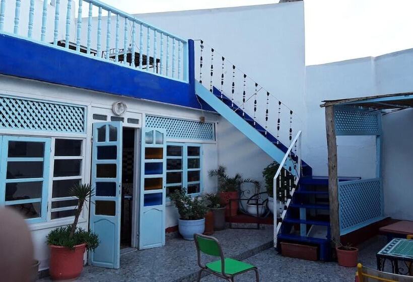 ユースホステル White And Blue
