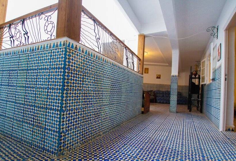 ユースホステル White And Blue