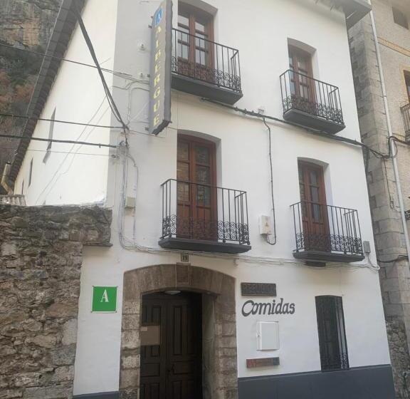 Albergue Refugio Sargantana