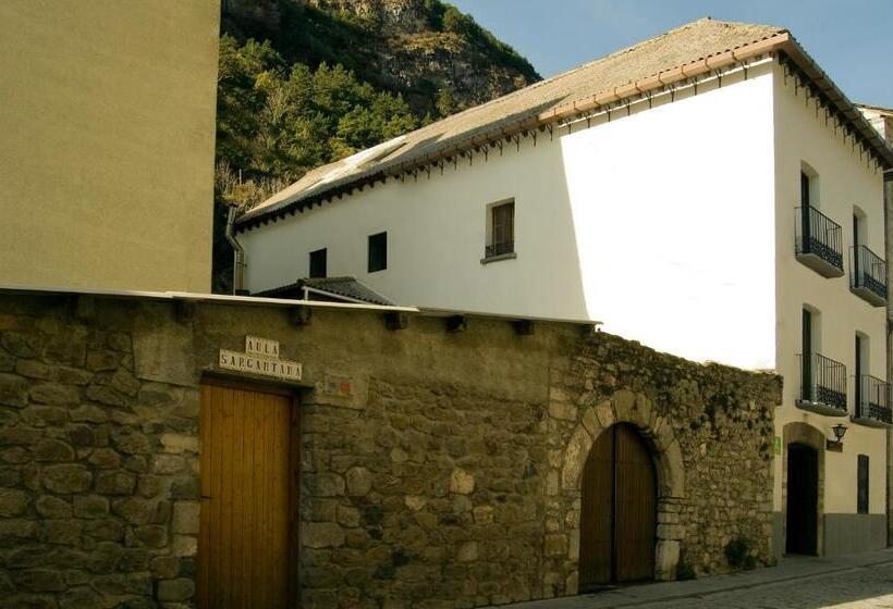 Albergue Refugio Sargantana
