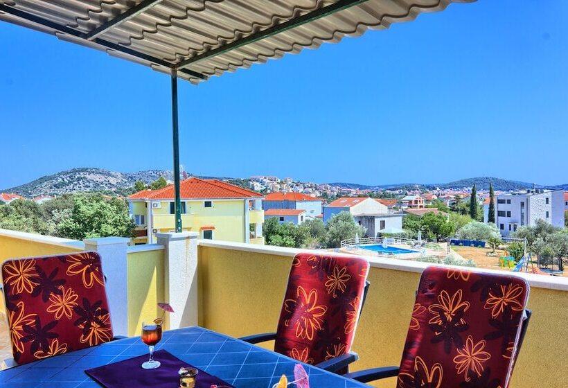 Apartments Cvita Holiday