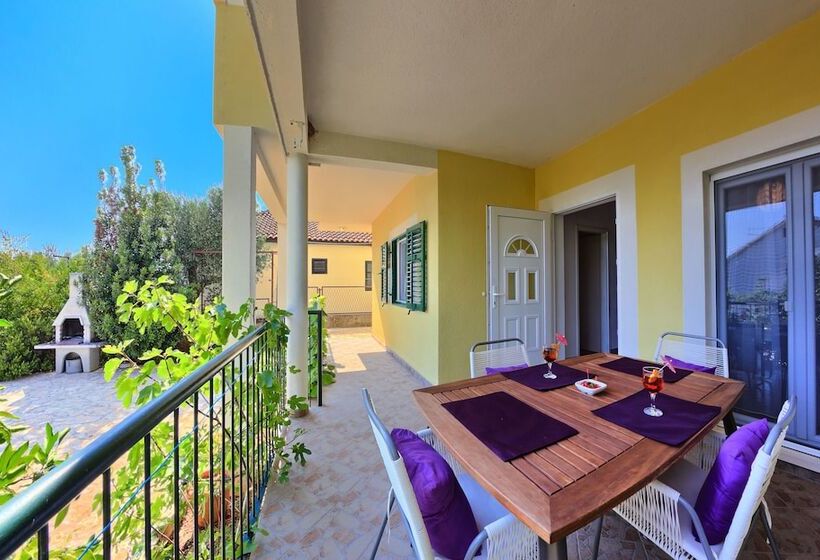 Apartments Cvita Holiday