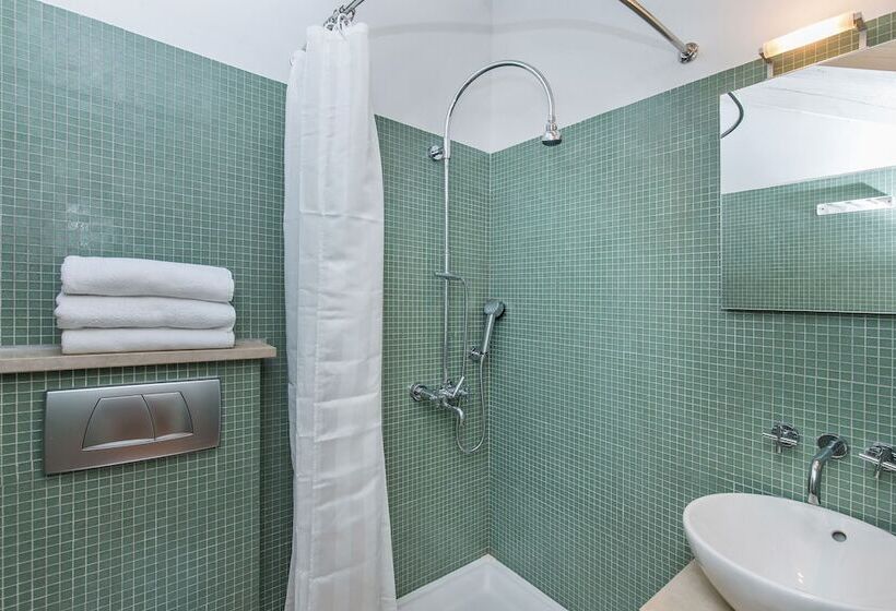 Kenova Apartments Old Town