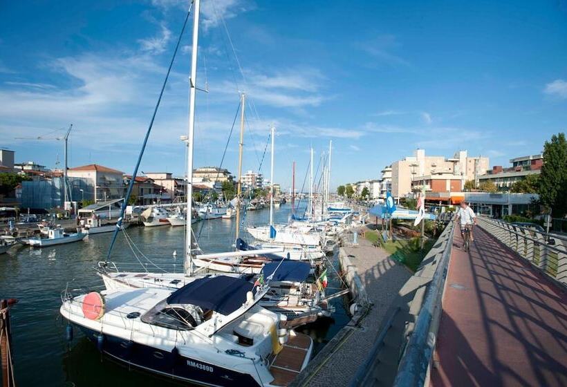 ベッドアンドブレックファースト Albergo Villa Lucia