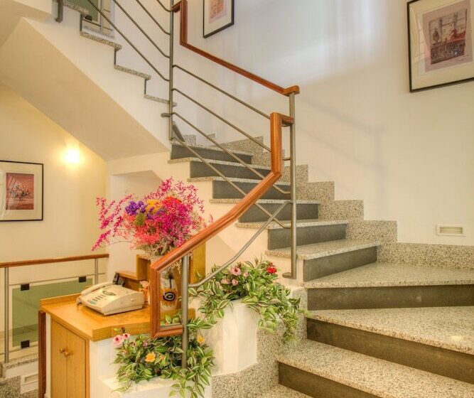 ベッドアンドブレックファースト Albergo Villa Lucia