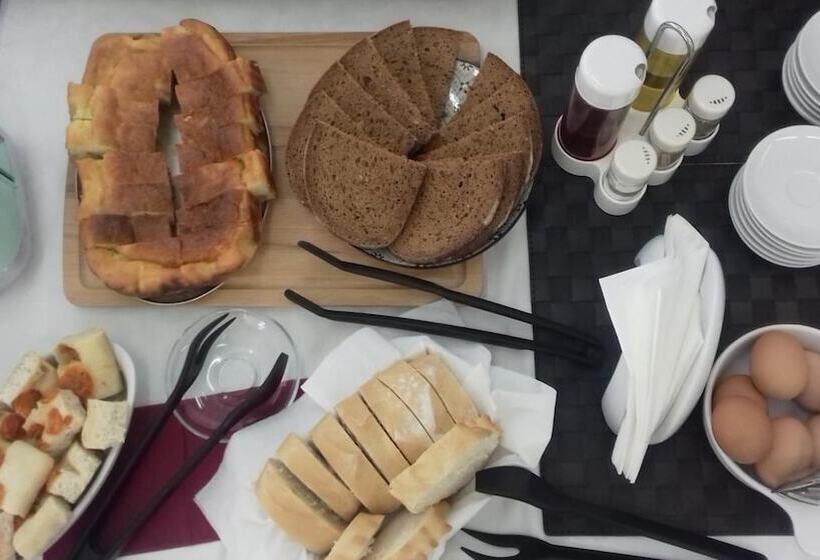 ベッドアンドブレックファースト Albergo Villa Lucia