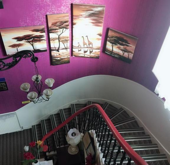 تختخواب و صبحانه Edinburgh Travel Guest House