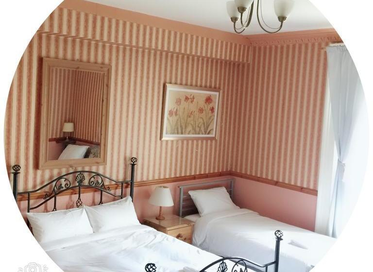 تختخواب و صبحانه Edinburgh Travel Guest House