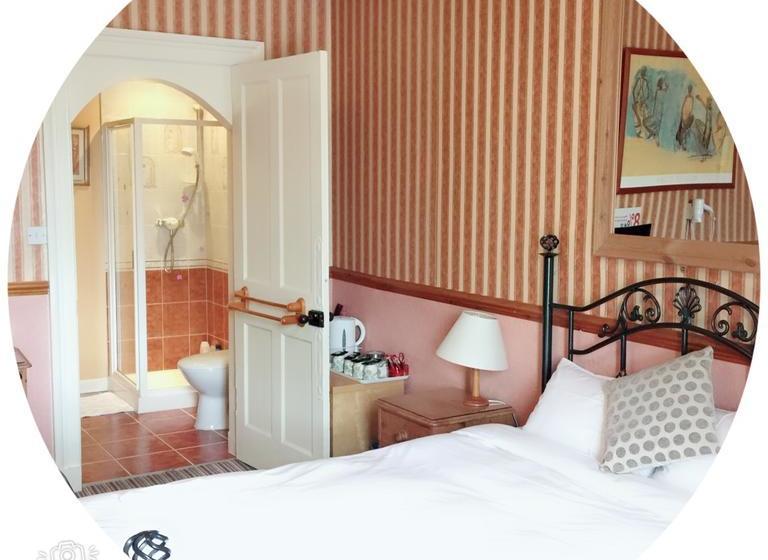 تختخواب و صبحانه Edinburgh Travel Guest House