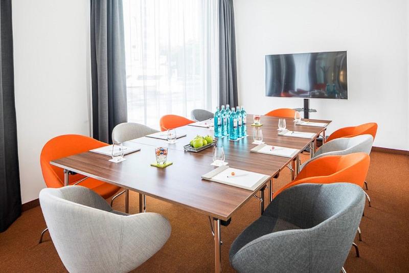 Capri By Fraser Berlin