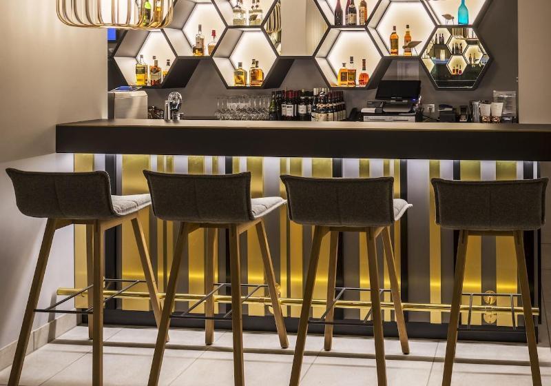 Capri By Fraser Berlin