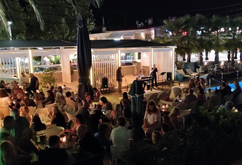 Dionysos Hotel & Suites