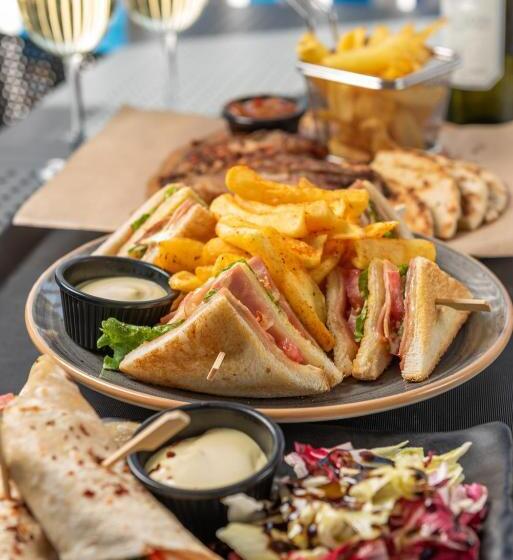 Dionysos Hotel & Suites