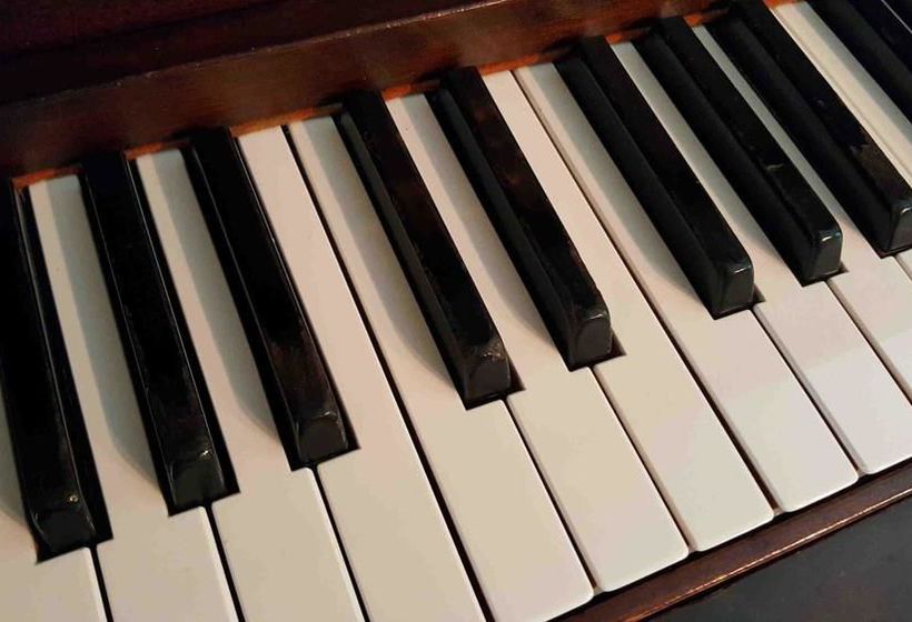 Enchanted Cottage On Glen  Entire House Rental