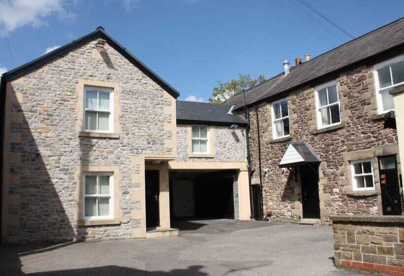 مسافرخانه The Queens Head