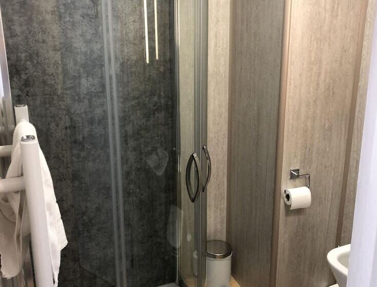 مسافرخانه The Queens Head