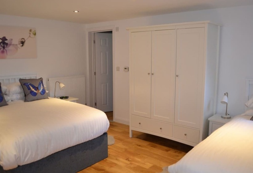 مسافرخانه The Queens Head