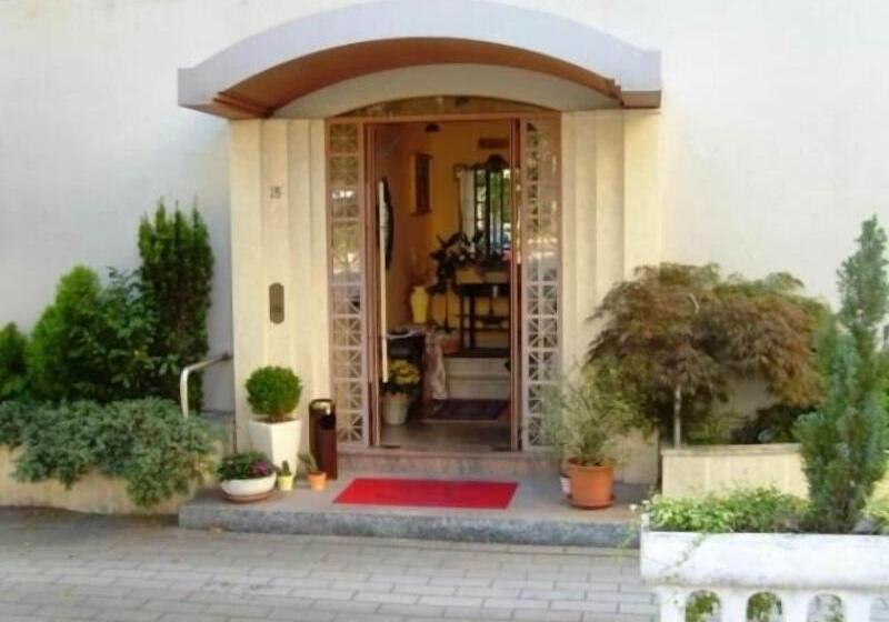 هتل Albergo Marenghi