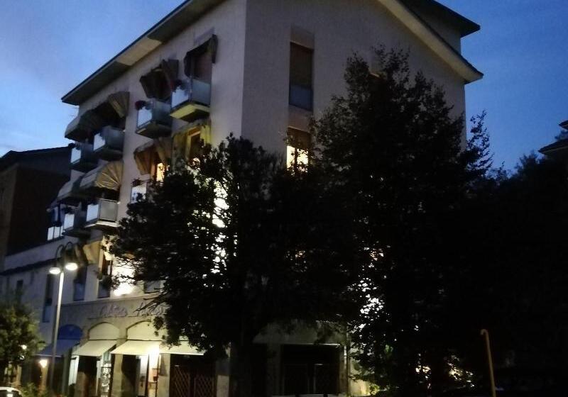 هتل Albergo Marenghi