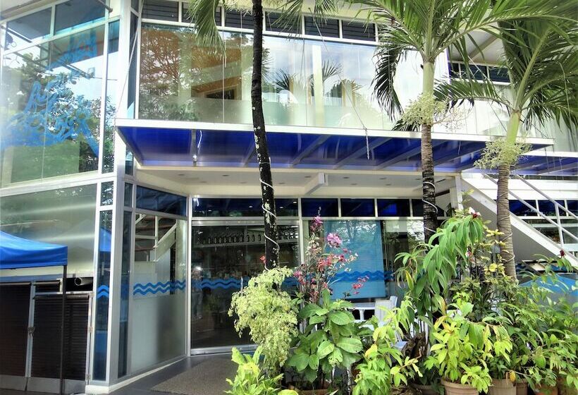 Отель Alon Travelers Lodge