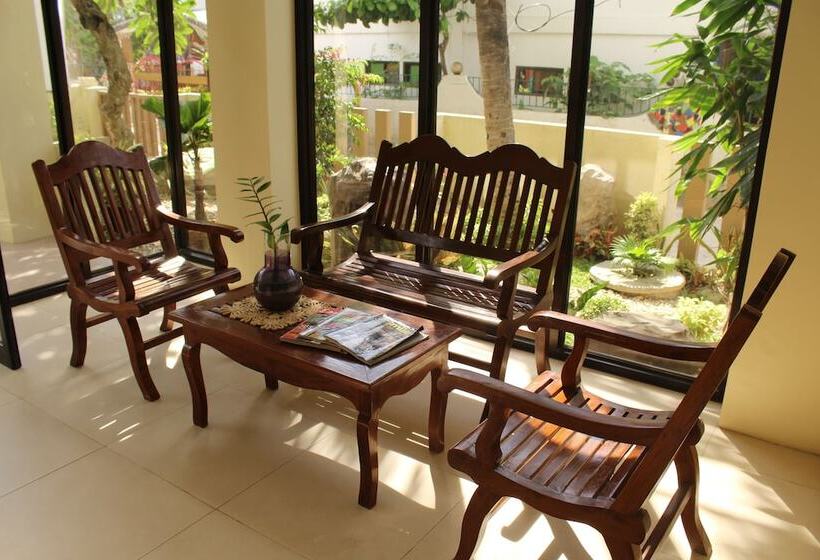 هتل Anahaw Studio Suites