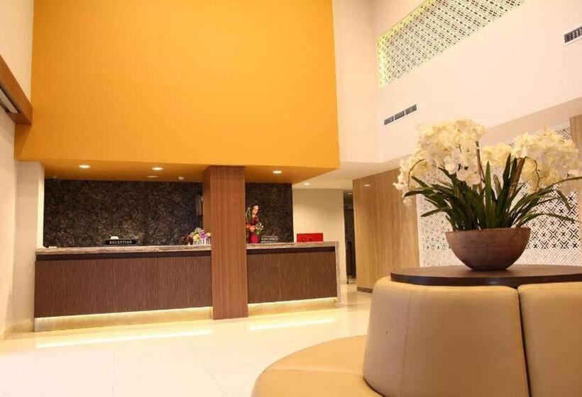 בית מלון כפרי Astoria