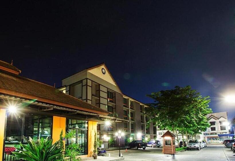 Отель B2 Chiang Rai Boutique & Budget