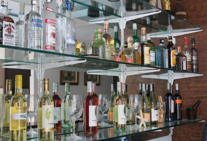 هتل Boracay Haven Suites