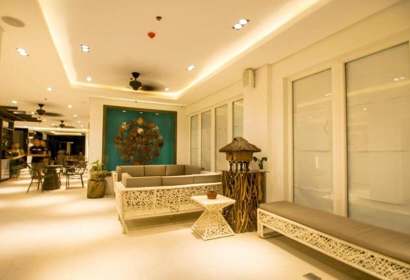 هتل Boracay Haven Suites