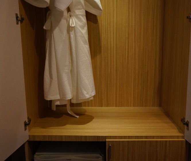 Отель Daosavanh 2