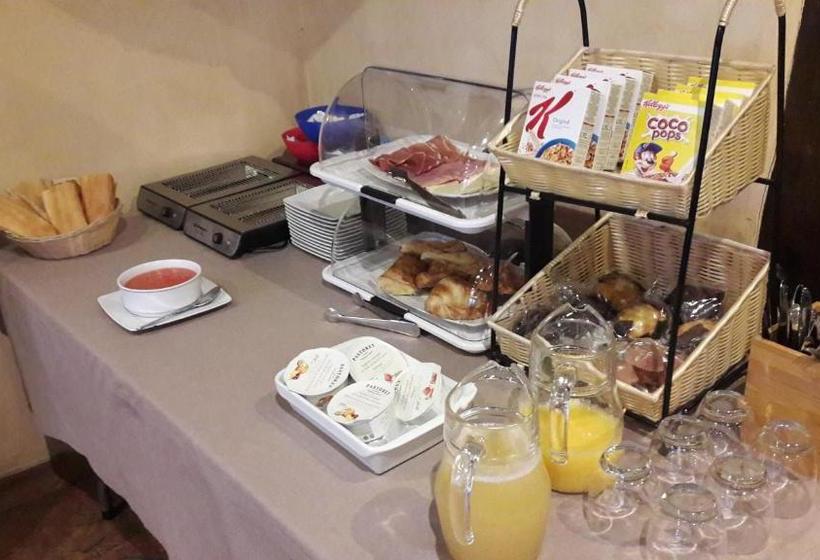 هتل El Casón De Los Poemas